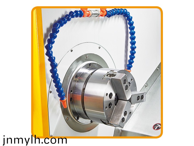 刀(dao)墖(ta)數(shù)控車牀（可(ke)加工400長(zhǎng)）